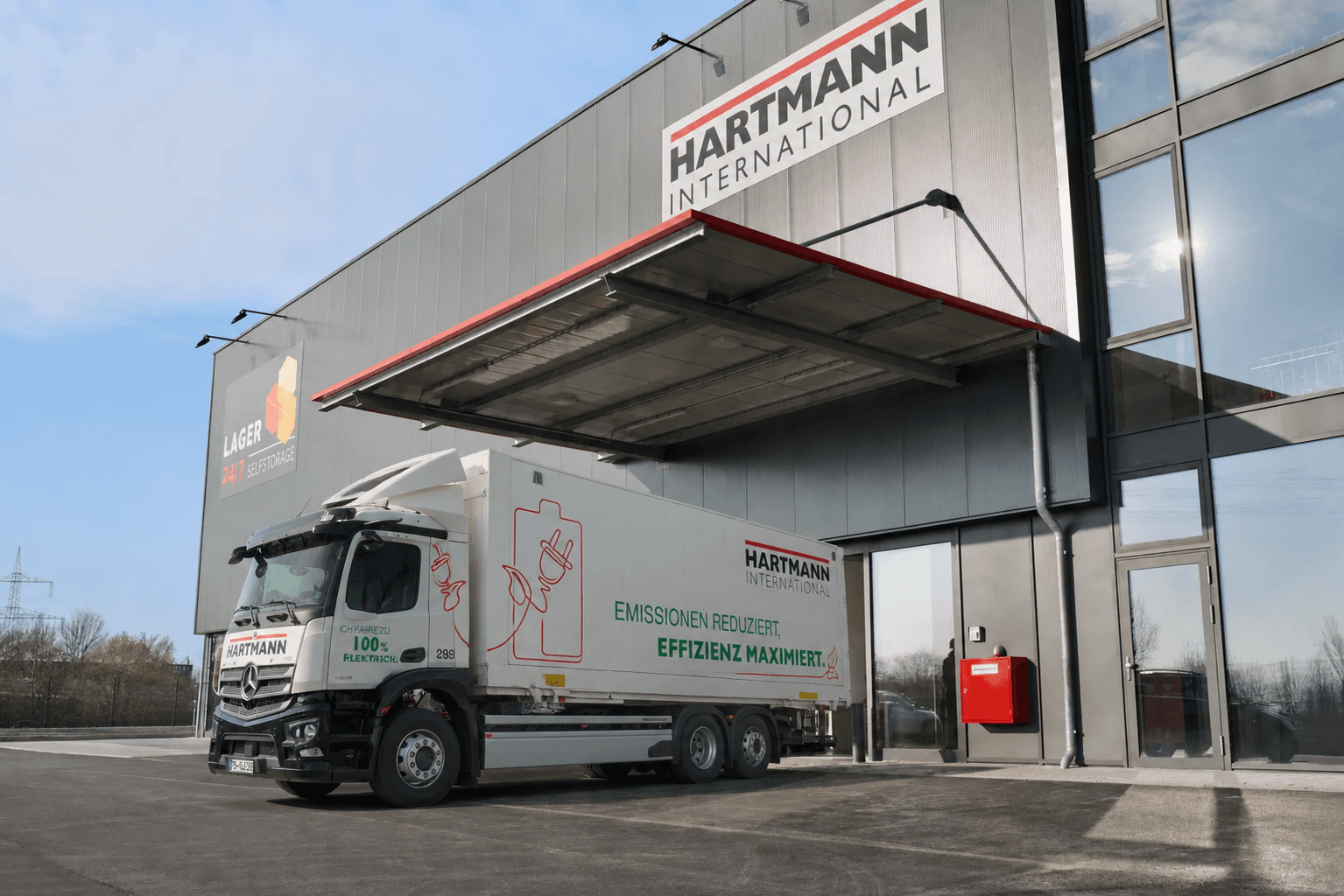 Transport und Lagerbox: Hartmann International Lkw am Lager 24/7 Standort Paderborn